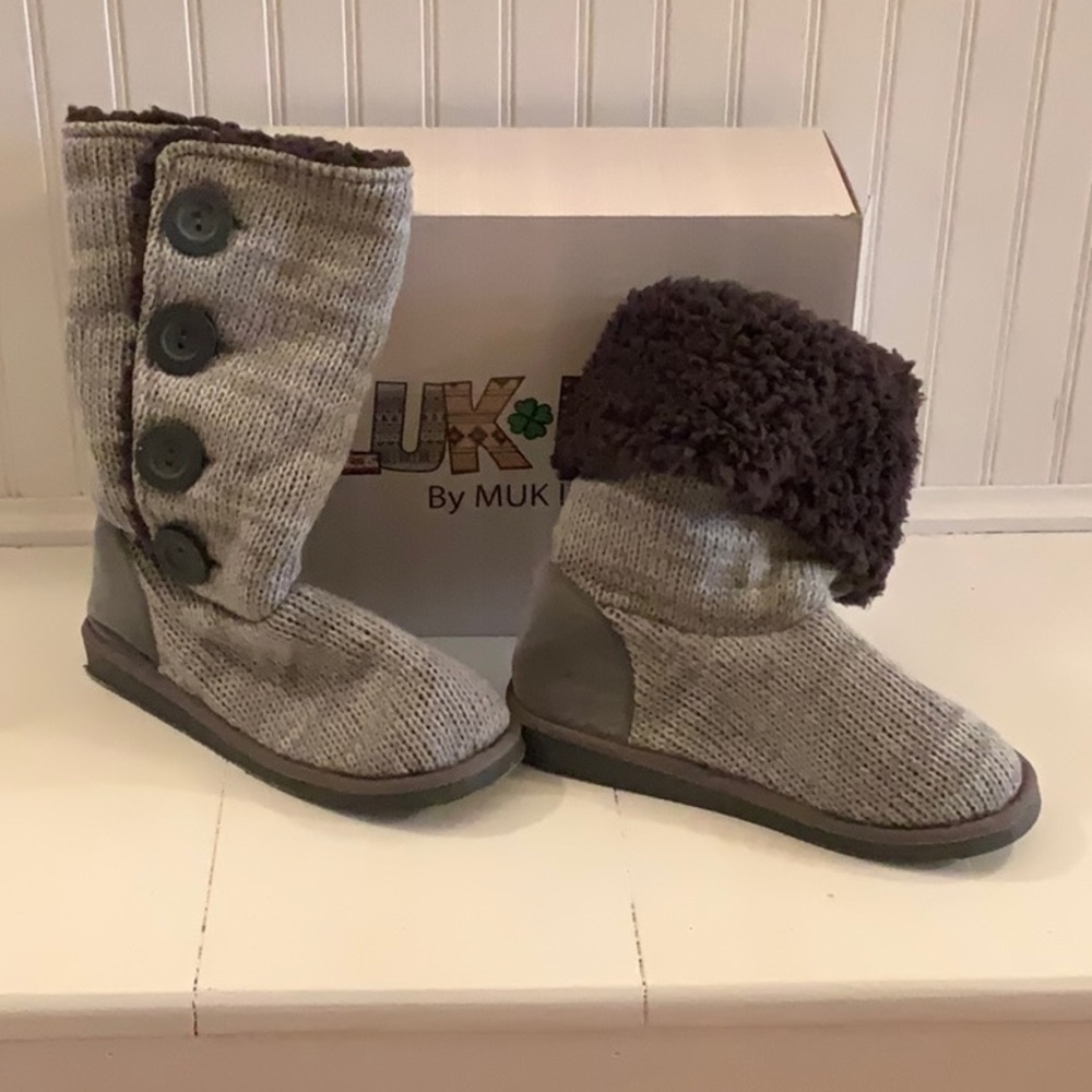 NEW Acrylic Muk Luk Boots